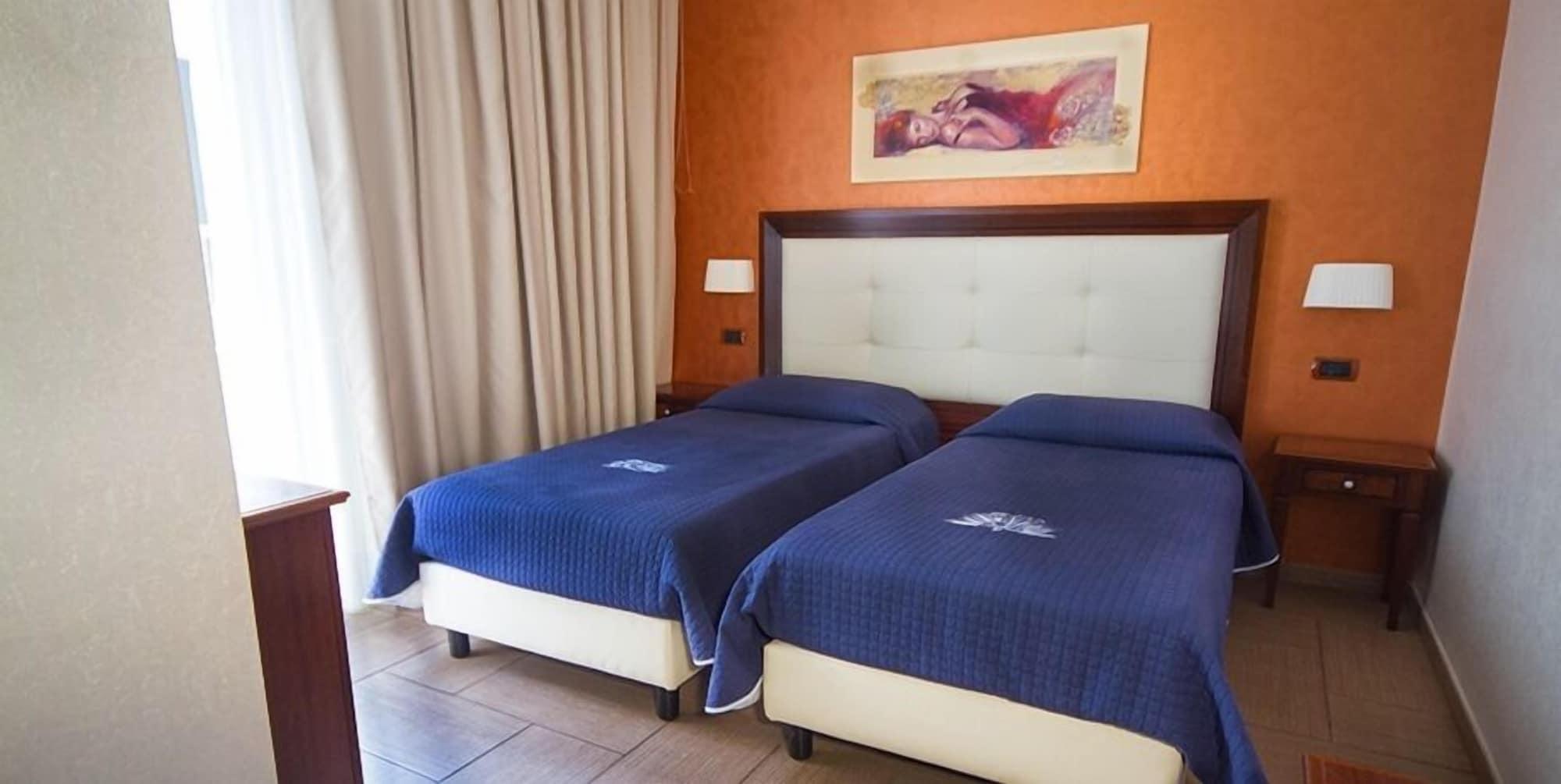 Hotel Flora Noto Exterior photo