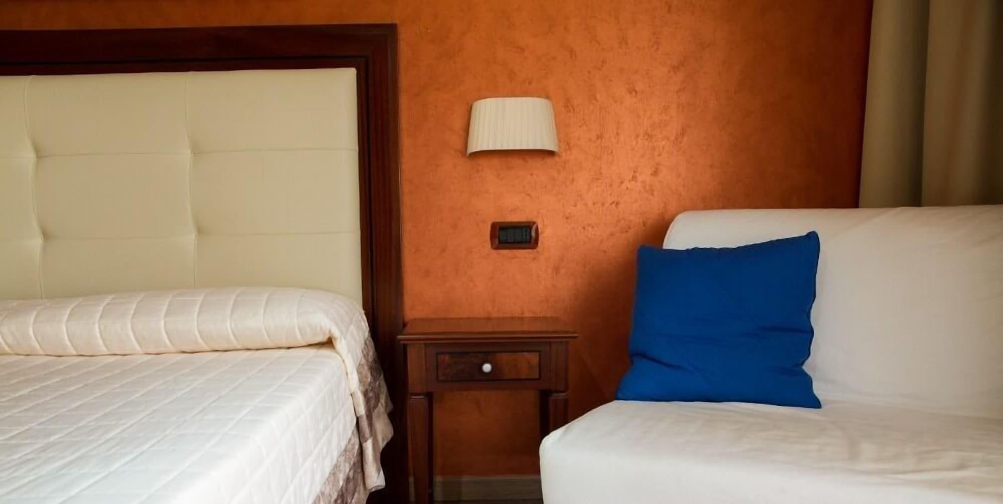 Hotel Flora Noto Exterior photo