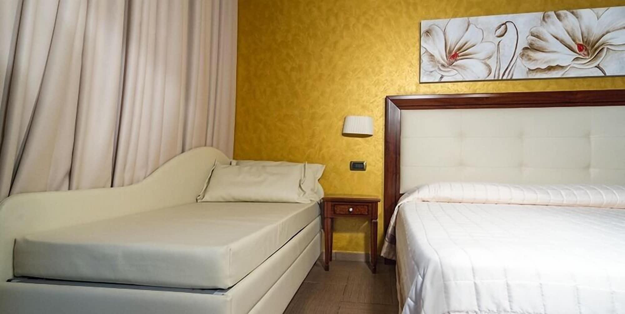 Hotel Flora Noto Exterior photo