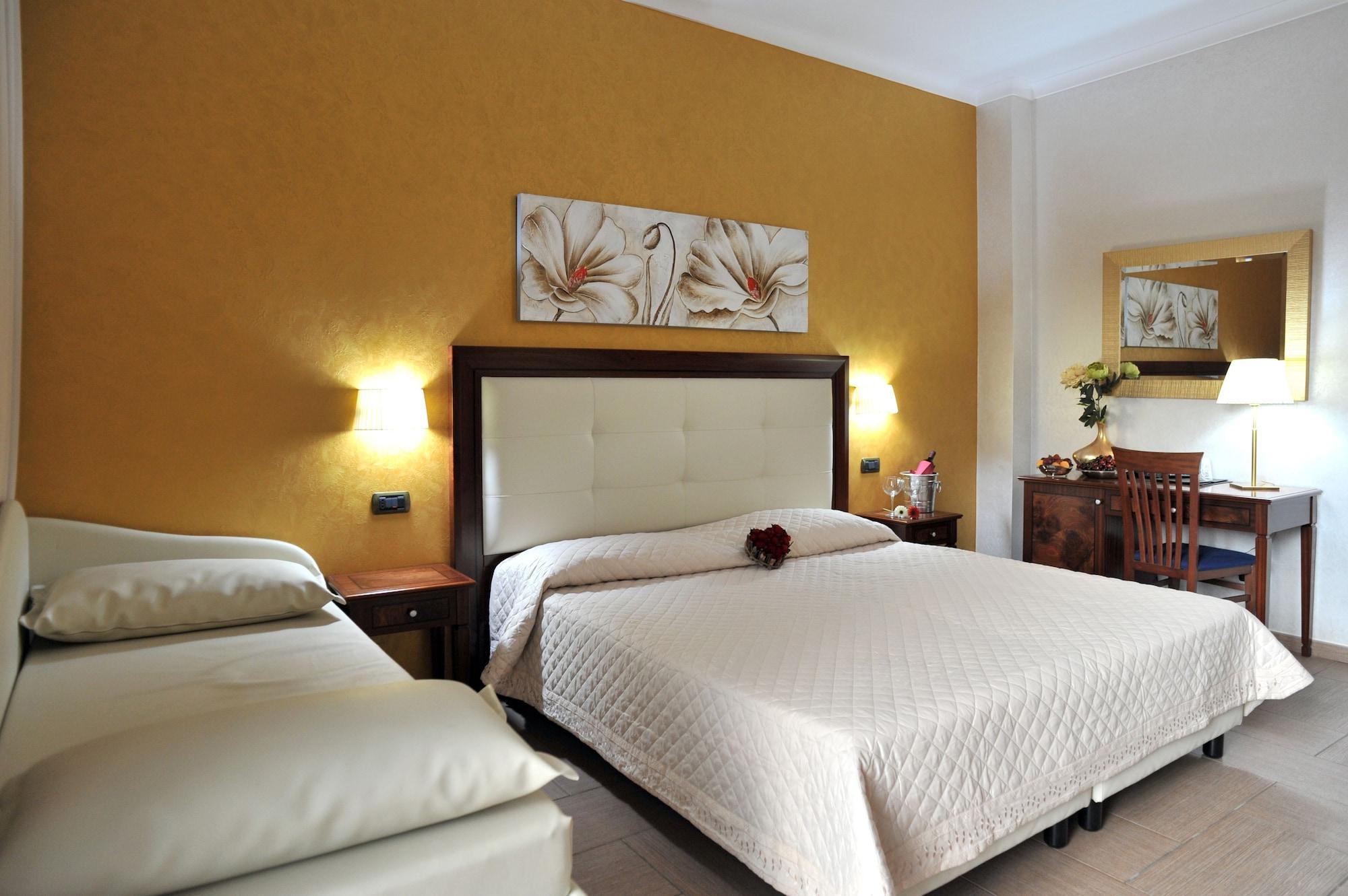 Hotel Flora Noto Exterior photo