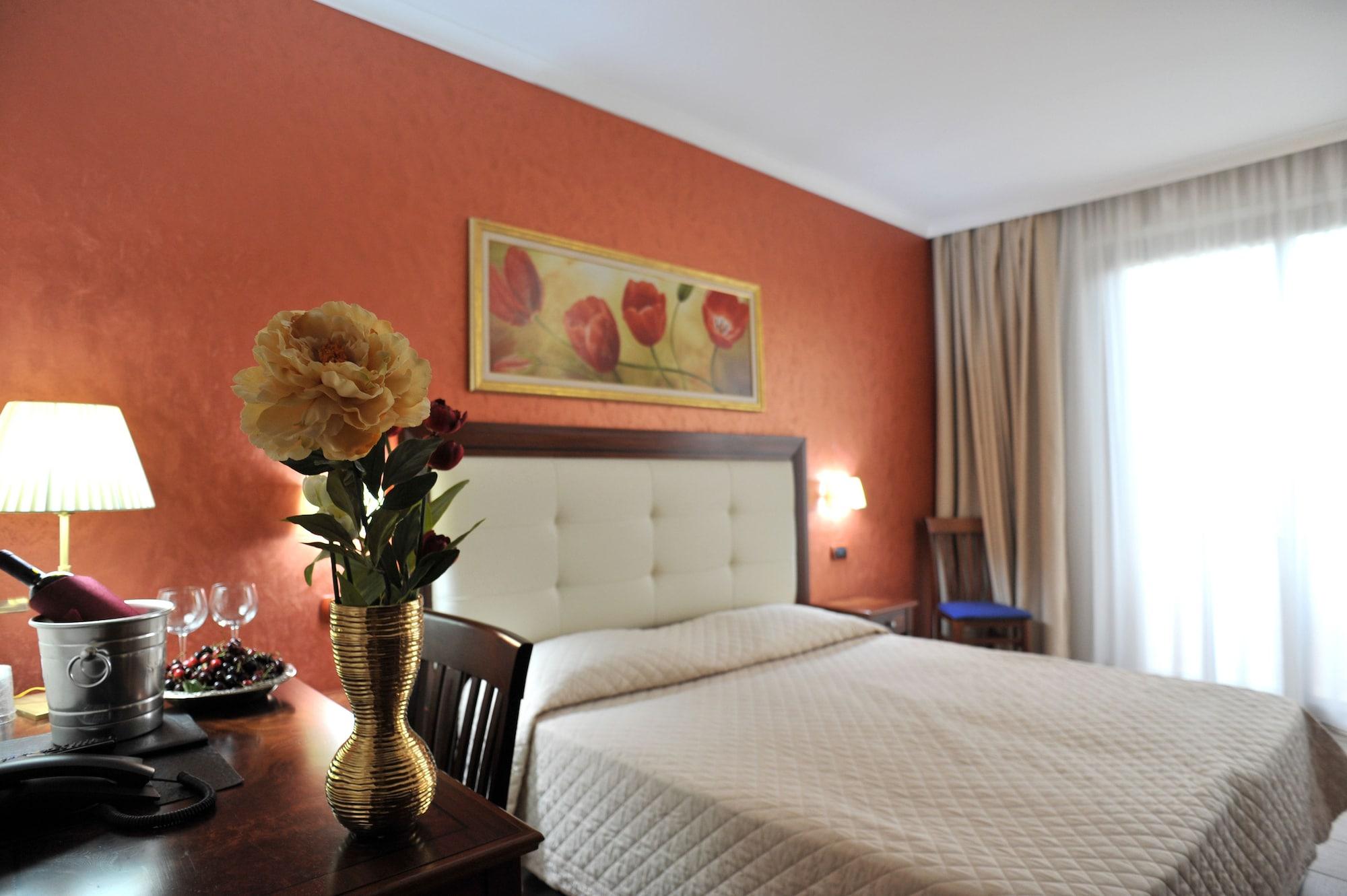 Hotel Flora Noto Exterior photo