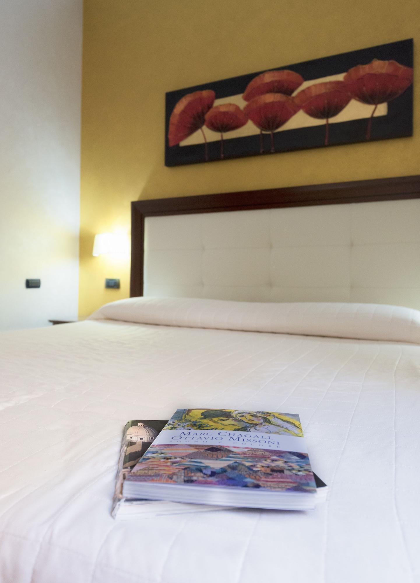 Hotel Flora Noto Exterior photo