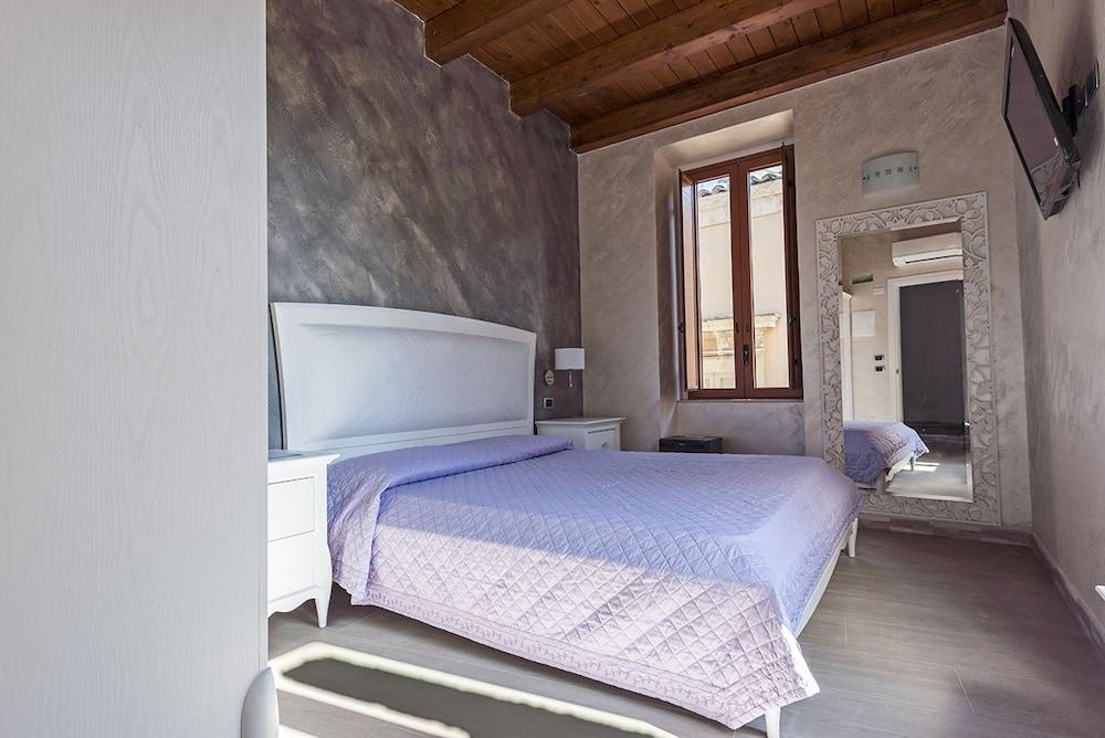 Hotel Flora Noto Exterior photo