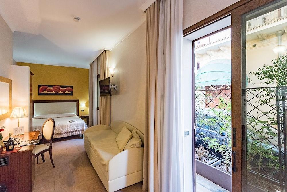 Hotel Flora Noto Exterior photo
