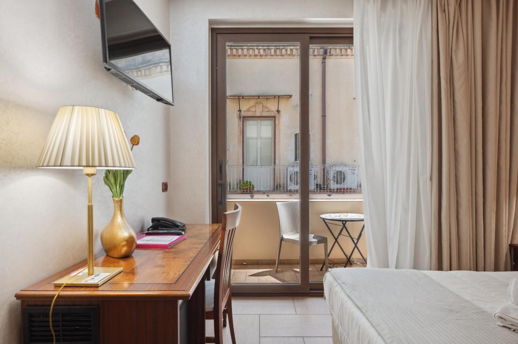 Hotel Flora Noto Exterior photo