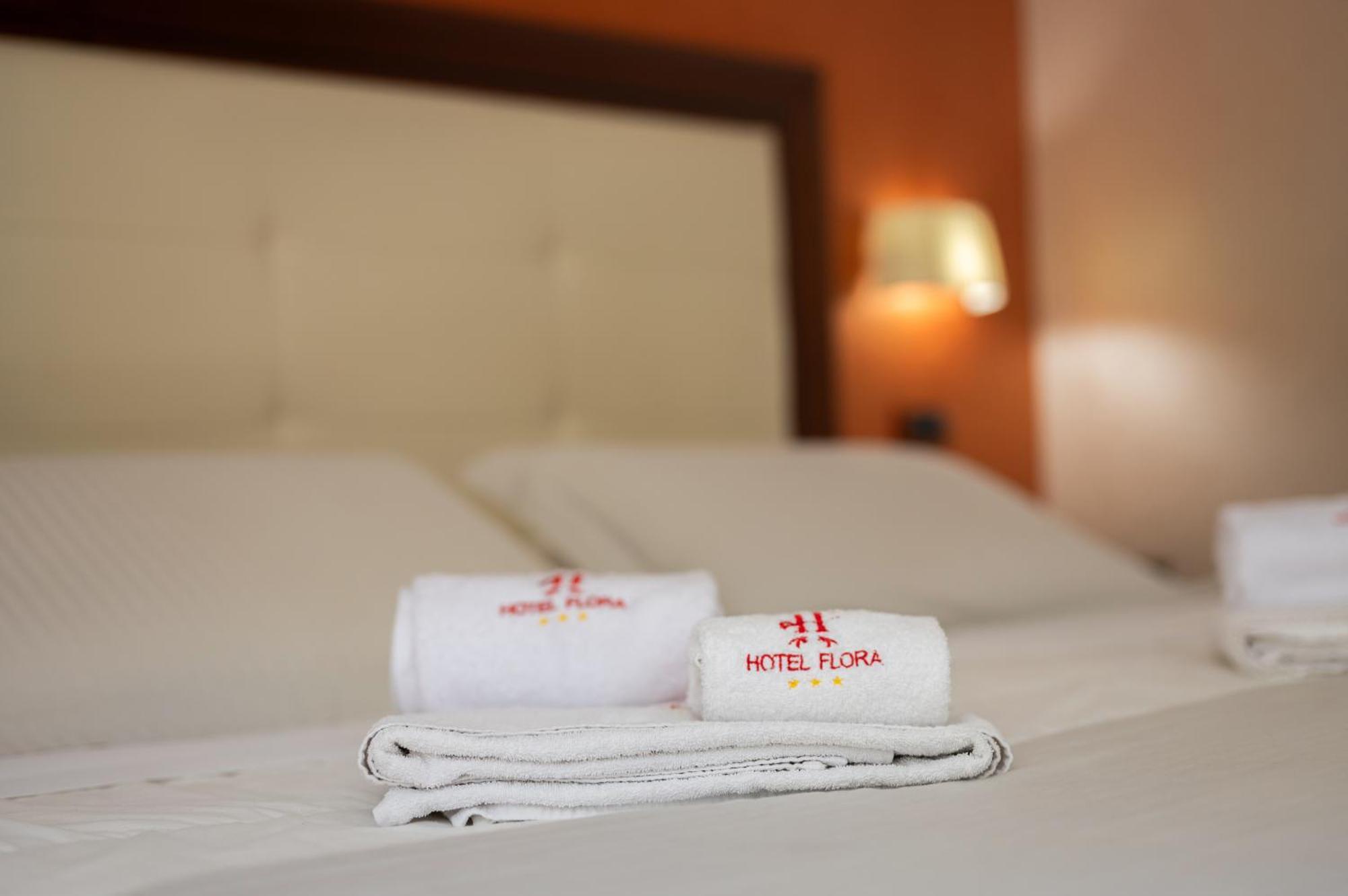 Hotel Flora Noto Exterior photo