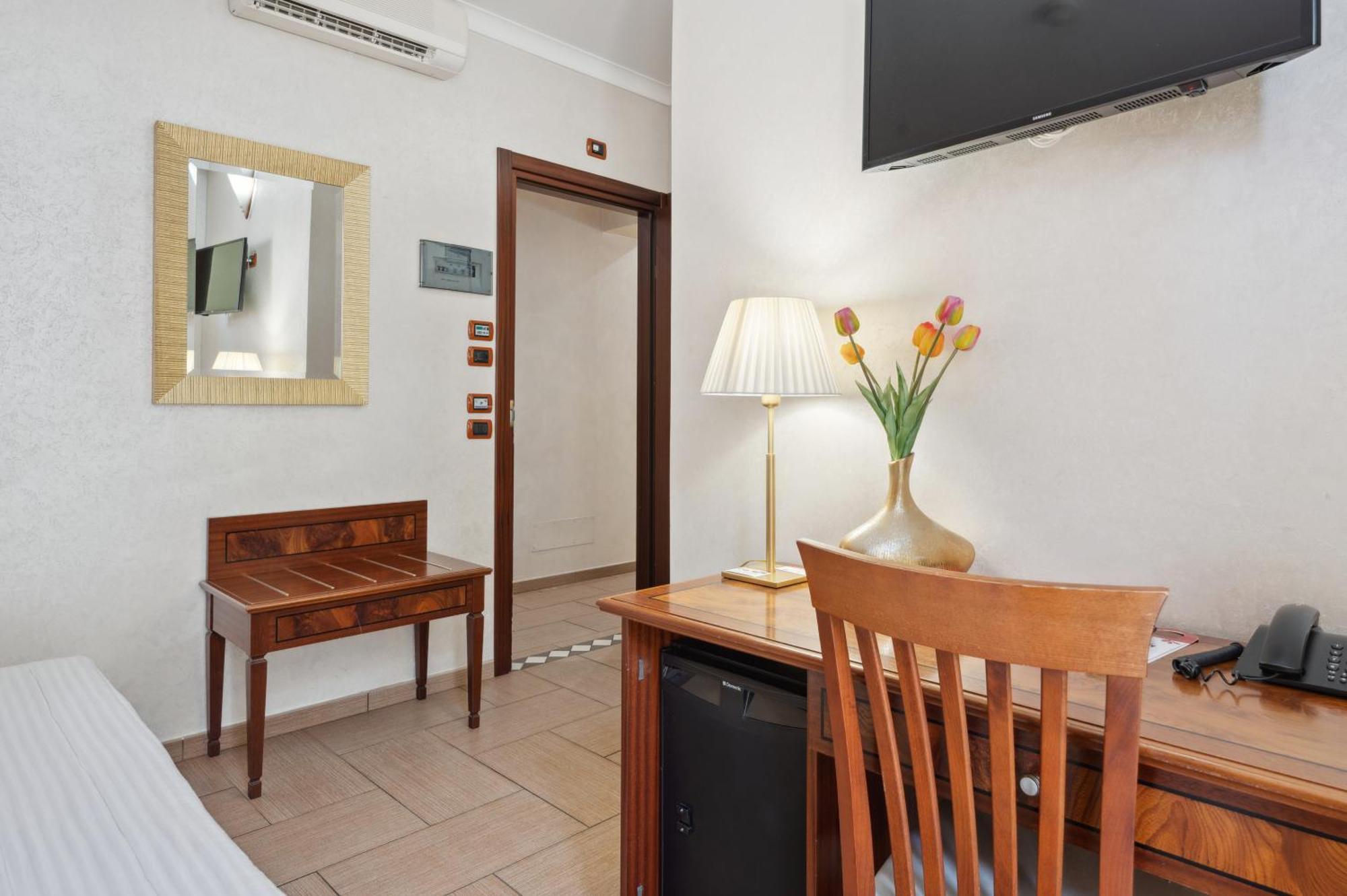 Hotel Flora Noto Exterior photo