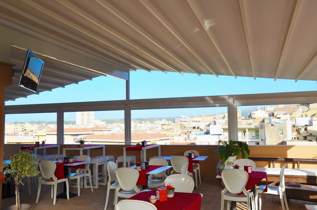 Hotel Flora Noto Exterior photo